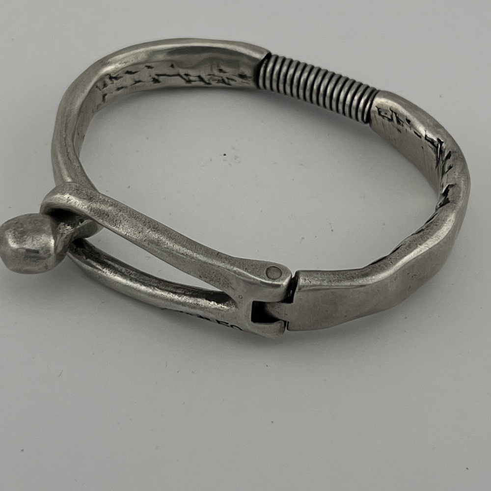 UNO de 50 TIED Hook Clasp Bracelet - Picture 4 of 4